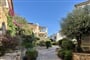 Terasa jednoho z apartmánů, Porto Rotondo, Sardinie