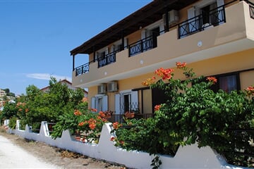 Arillas - Studia Kapitan