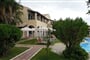 Aparthotel Acharavi Garden: fotografie vybavení exteriérů a interiérů ubytování.