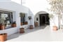 Hotel Paros Bay: fotografie vybavení exteriérů a interiérů ubytování.