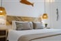 Hotel Paros Bay: fotografie vybavení exteriérů a interiérů ubytování.