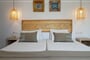 Hotel Paros Bay: fotografie vybavení exteriérů a interiérů ubytování.