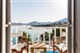 Hotel Paros Bay: fotografie vybavení exteriérů a interiérů ubytování.