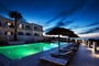 Hotel Paros Bay: fotografie vybavení exteriérů a interiérů ubytování.