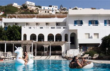 Gialos (Yialos/Ormos) - Hotel Armadoros
