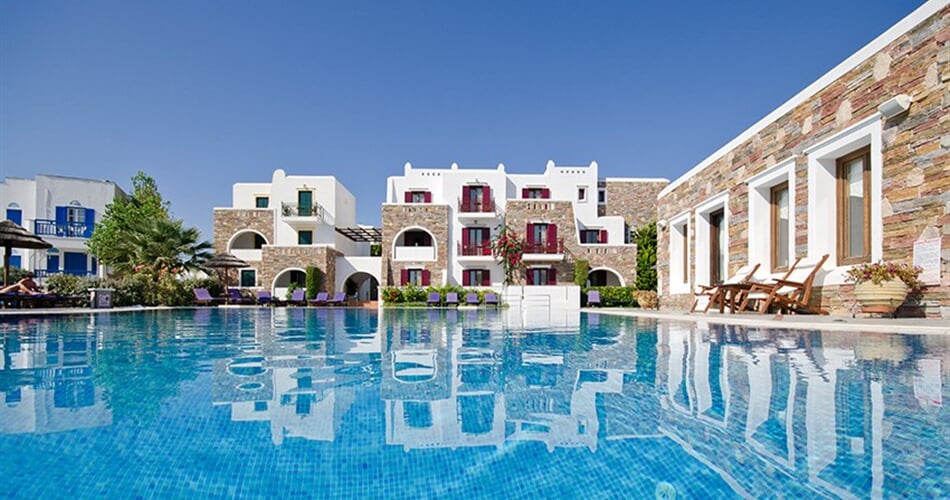 Hotel Naxos Resort: fotografie vybavení exteriérů a interiérů ubytování.
