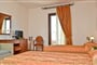 Hotel Naxos Resort: fotografie vybavení exteriérů a interiérů ubytování.