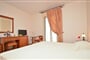 Hotel Naxos Resort: fotografie vybavení exteriérů a interiérů ubytování.