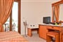 Hotel Naxos Resort: fotografie vybavení exteriérů a interiérů ubytování.