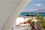 Hotel Iria Beach Art: fotografie vybavení exteriérů a interiérů ubytování.