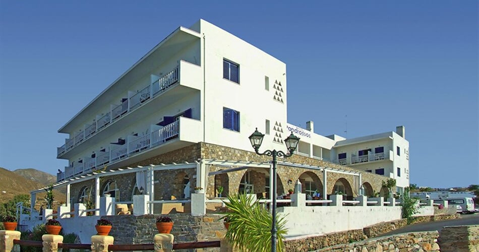 Hotel Pandrossos: fotografie vybavení exteriérů a interiérů ubytování.