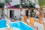Hotel Dionysos Seaside Resort: fotografie vybavení exteriérů a interiérů ubytování.