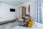 Hotel Naxos Holidays: fotografie vybavení exteriérů a interiérů ubytování.