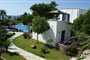 Hotel Alkyoni Beach: fotografie vybavení exteriérů a interiérů ubytování.