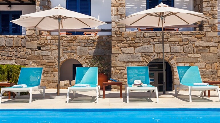 Hotel San Antonio - Paros: fotografie vybavení exteriérů a interiérů ubytování.