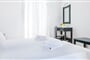 Hotel San Antonio - Paros: fotografie vybavení exteriérů a interiérů ubytování.