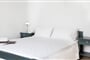 Hotel San Antonio - Paros: fotografie vybavení exteriérů a interiérů ubytování.