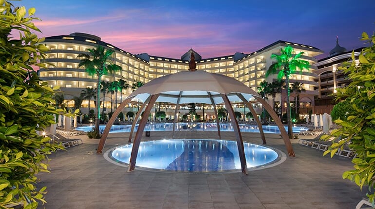 Hotel Saphir Resort & Spa: fotografie vybavení exteriérů a interiérů ubytování.