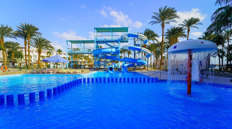 Hotel Zya Regina Resort & Aqua Park: fotografie vybavení exteriérů a interiérů ubytování.