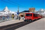 Vlak na železnici Gornergrat Bahn v Zermattu - poznávací zájezdy do Švýcarska