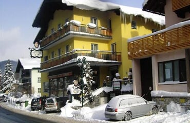 Dachstein-West - Gasthof Musikantenwirt v Annabergu - 150 m od lanovky **