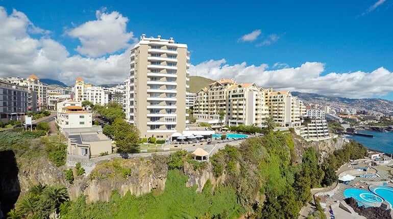 Hotel Duas Torres: fotografie vybavení exteriérů a interiérů ubytování.