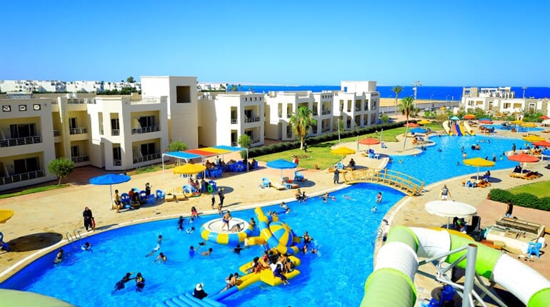 Hotel New Eagles Aqua Park Resort: fotografie vybavení exteriérů a interiérů ubytování.