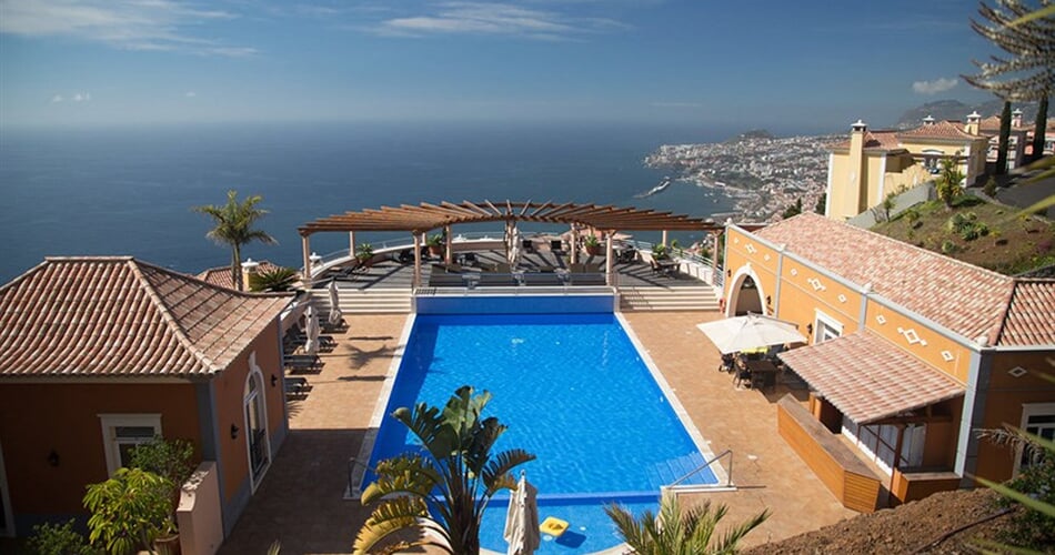 Aparthotel Palheiro Village: fotografie vybavení exteriérů a interiérů ubytování.