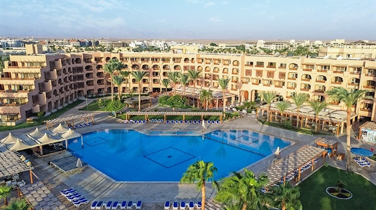 Hotel Continental Hurghada: fotografie vybavení exteriérů a interiérů ubytování.
