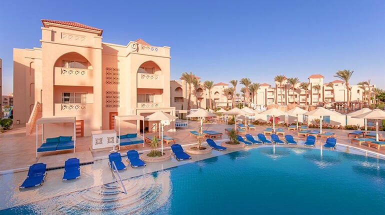 Hotel Pickalbatros Aqua Blu Resort: fotografie vybavení exteriérů a interiérů ubytování.