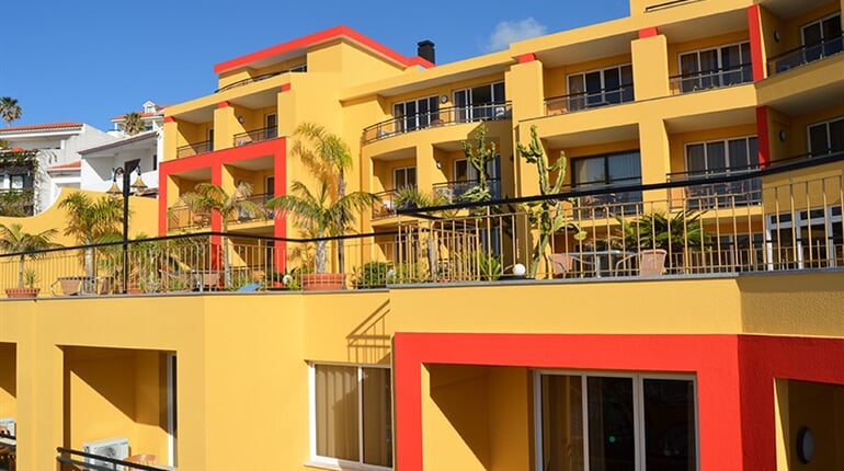 Aparthotel Cais da Oliveira: fotografie vybavení exteriérů a interiérů ubytování.