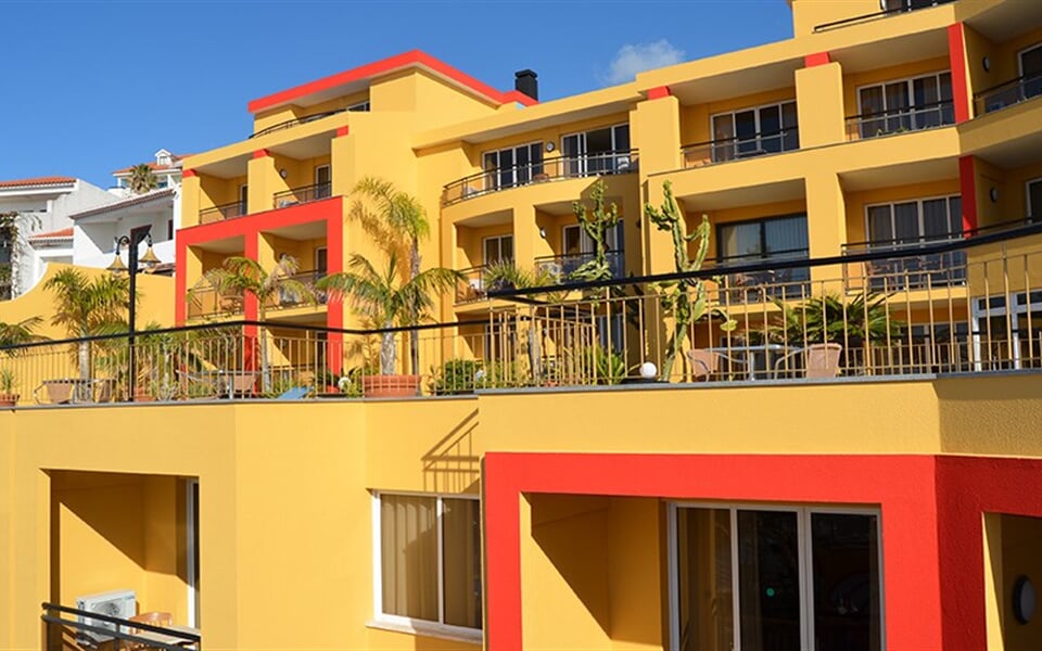 Aparthotel Cais da Oliveira: fotografie vybavení exteriérů a interiérů ubytování.
