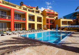 Caniço de Baixo - Aparthotel Cais da Oliveira