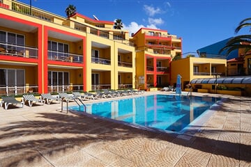 Caniço de Baixo - Aparthotel Cais da Oliveira