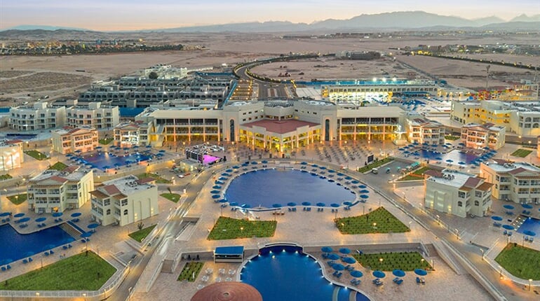 Hotel Pickalbatros Makadi Resort: fotografie vybavení exteriérů a interiérů ubytování.