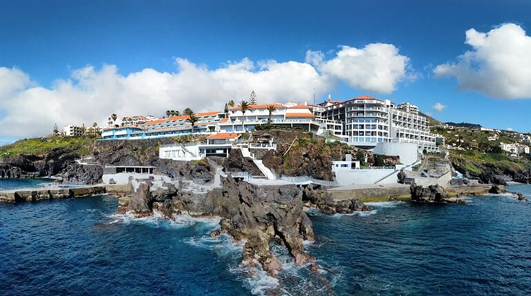 Hotel Rocamar: fotografie vybavení exteriérů a interiérů ubytování.