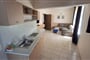 apartmán-obývací část s kuchyňkou hotel Blue Bay