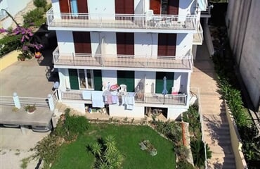 Gradac - Neda (Maršić) vila ***