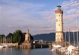 Květinový ostrov Mainau, nejstarší zubačka na Rigi, perly Bodamského jezera