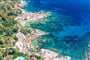 Letecký pohled na resort, Arbatax, Sardinie