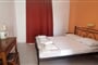 Aparthotel Chrysanthi: fotografie vybavení exteriérů a interiérů ubytování.