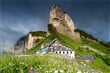 Berggasthaus_iStock-2207038183