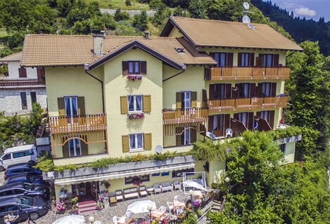 Hotel Aurora ** - Molveno