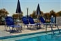 Hotel Andreolas Beach: fotografie vybavení exteriérů a interiérů ubytování.