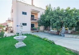 Turanj - Vila Mate ***