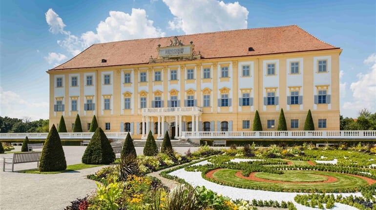 Rakousko - barokní zámek Hof