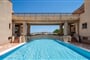 Hotel Costa Konte Beach Resort: fotografie vybavení exteriérů a interiérů ubytování.