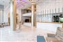Hotel Lefkas: fotografie vybavení exteriérů a interiérů ubytování.