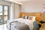 Hotel Lefkas: fotografie vybavení exteriérů a interiérů ubytování.