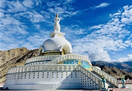 Indie - Malý Tibet - pohodové léto v indickém Himálaji a festival v maskách